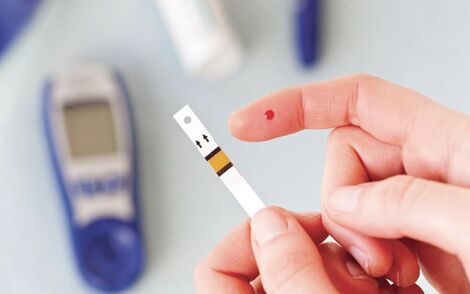 Sangue per misurare lo zucchero con diabete