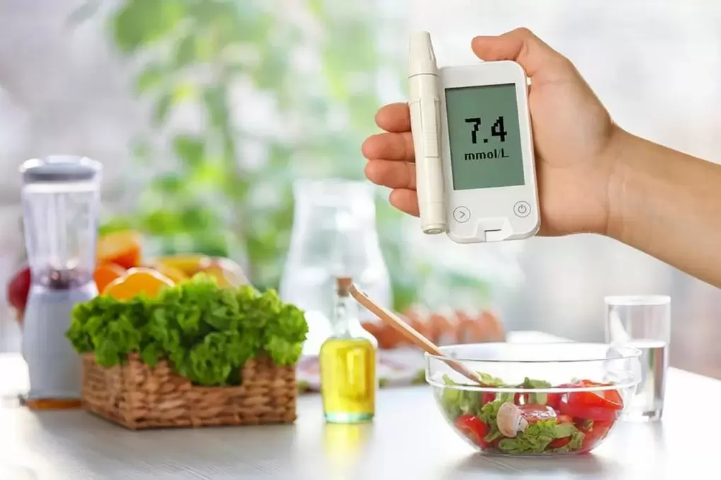 Glucometro e cibo per il diabete